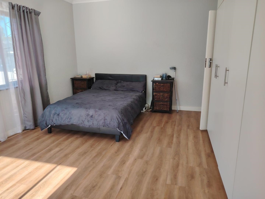 To Let 4 Bedroom Property for Rent in Stellenberg Western Cape